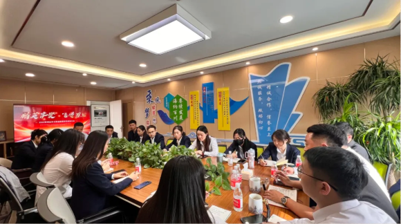 金世倉(cāng)召開年終述職大會(huì)